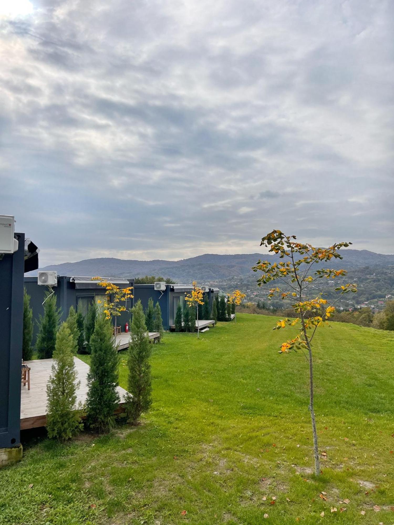 Flandra Glamping Hotel กอร์เบนี ภายนอก รูปภาพ