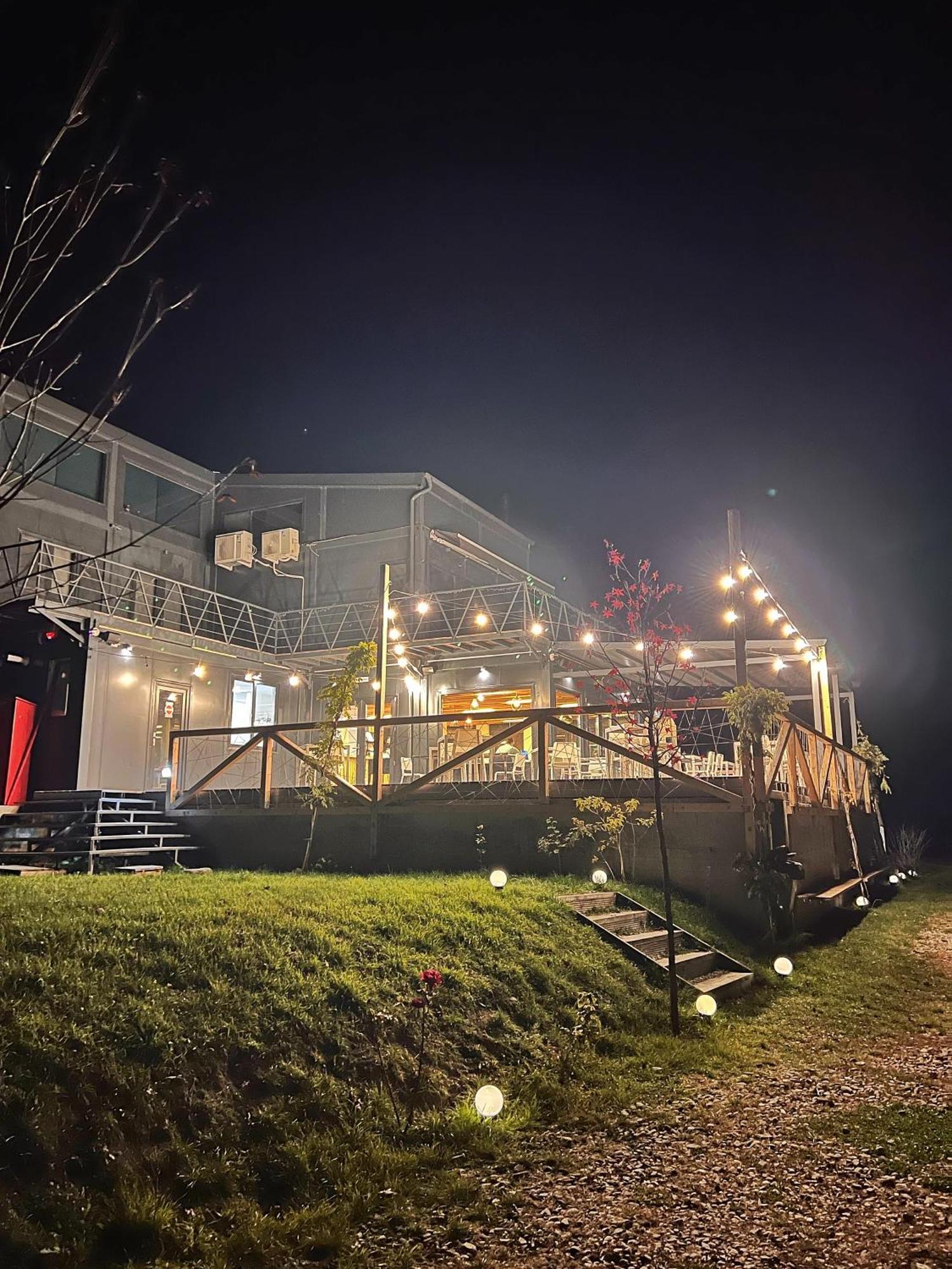 Flandra Glamping Hotel กอร์เบนี ภายนอก รูปภาพ