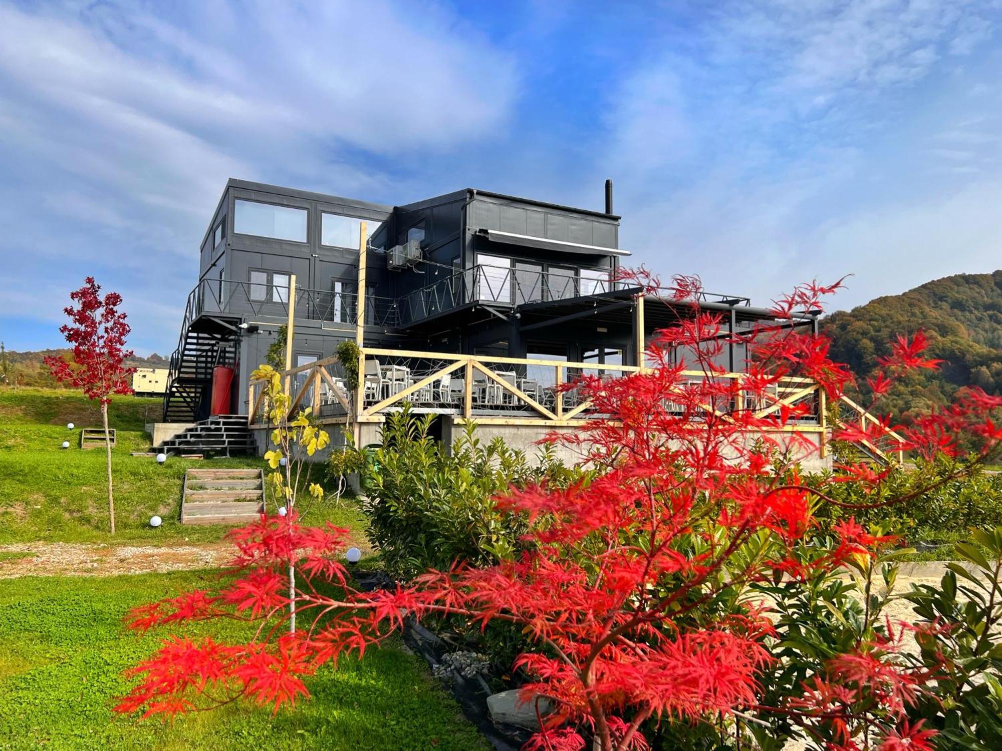 Flandra Glamping Hotel กอร์เบนี ภายนอก รูปภาพ
