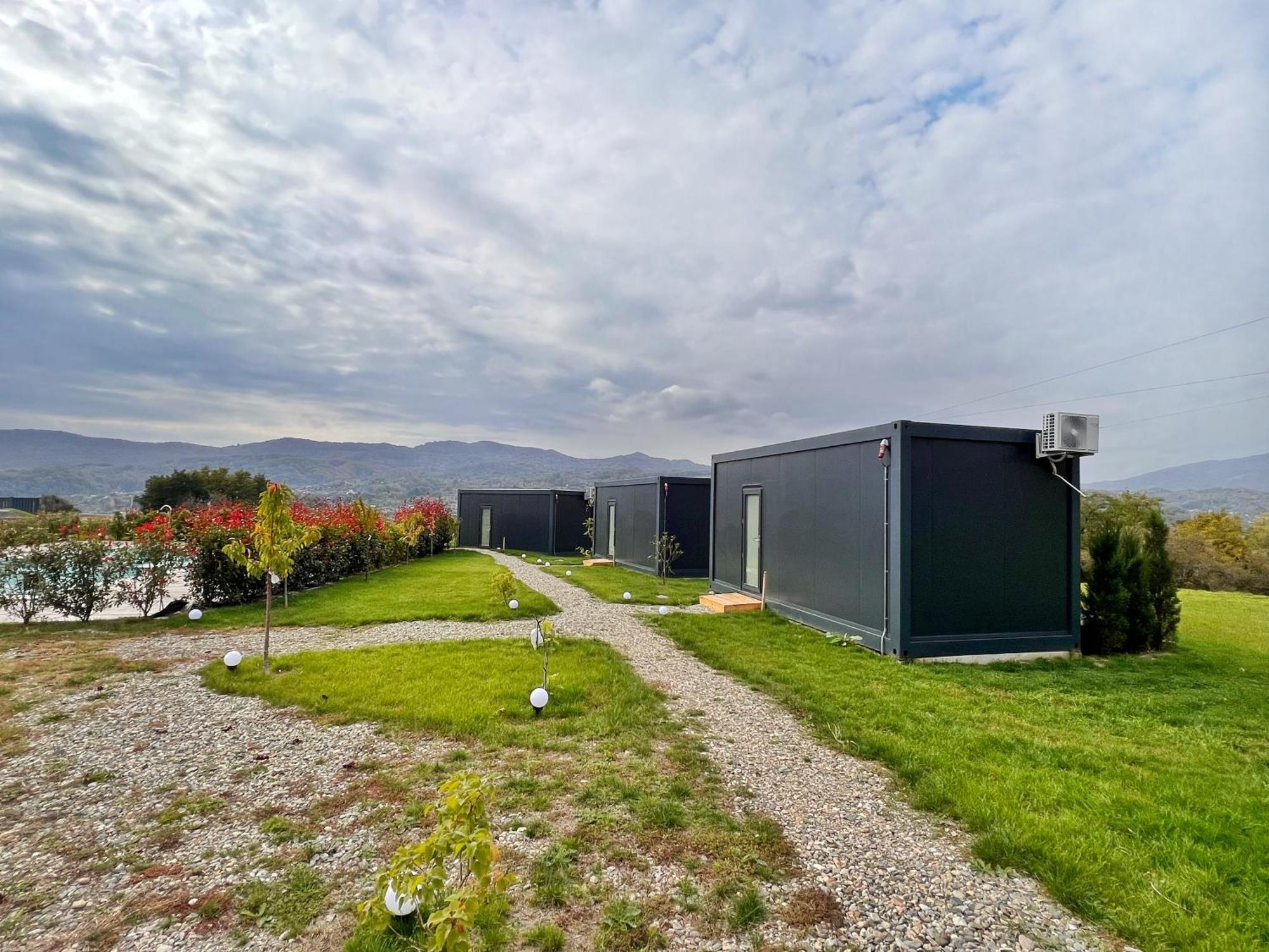 Flandra Glamping Hotel กอร์เบนี ภายนอก รูปภาพ