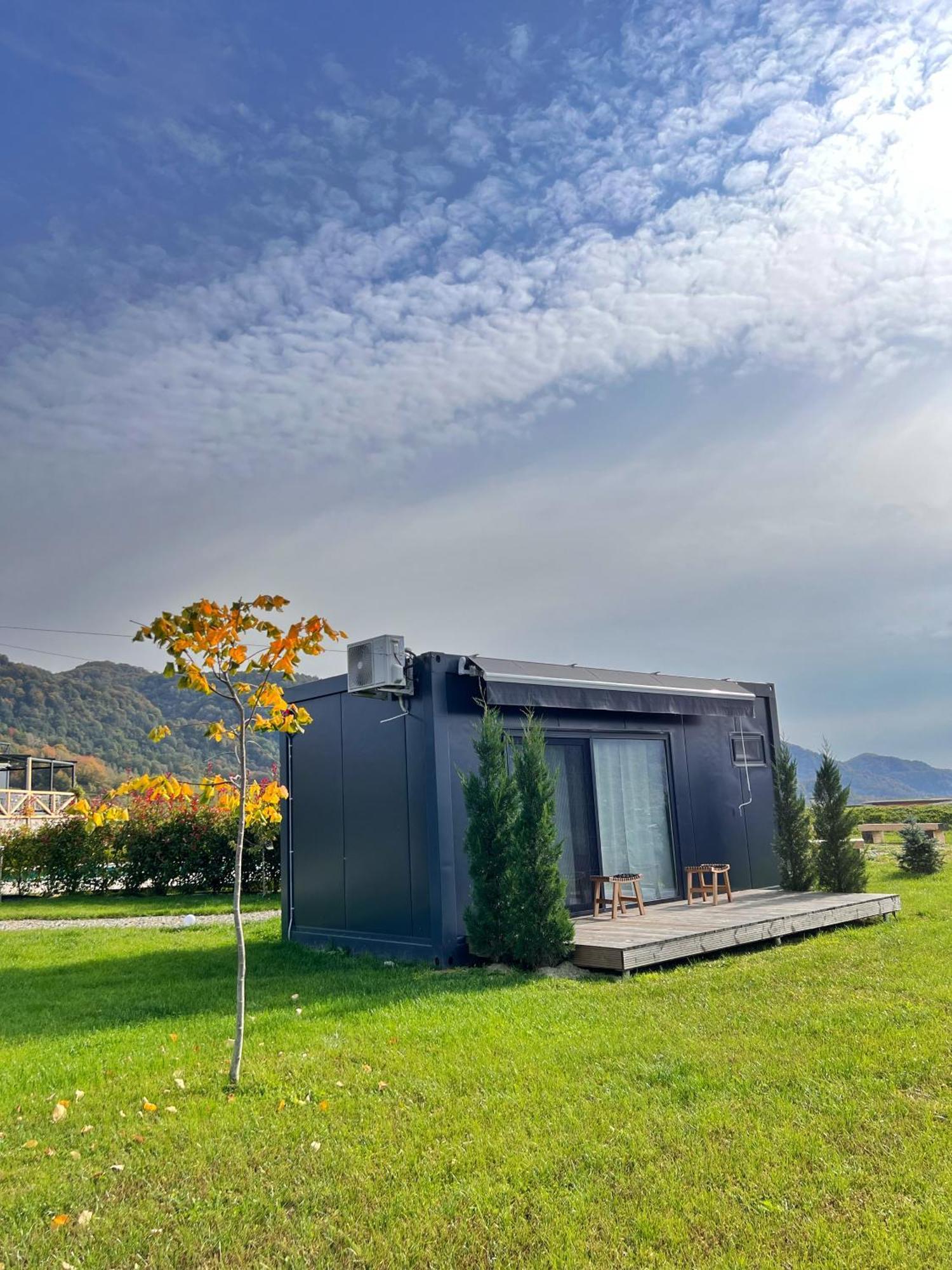 Flandra Glamping Hotel กอร์เบนี ภายนอก รูปภาพ