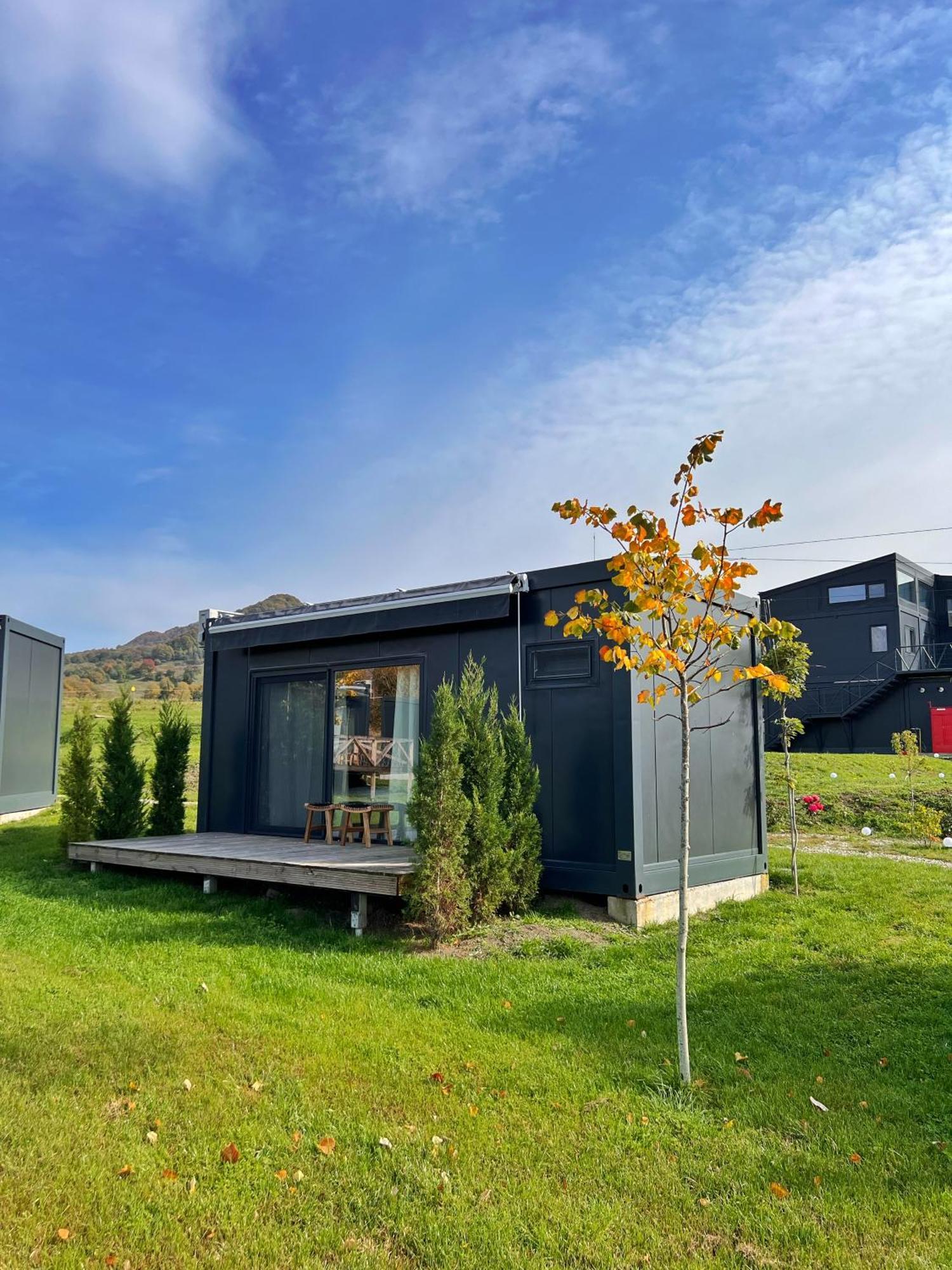 Flandra Glamping Hotel กอร์เบนี ภายนอก รูปภาพ