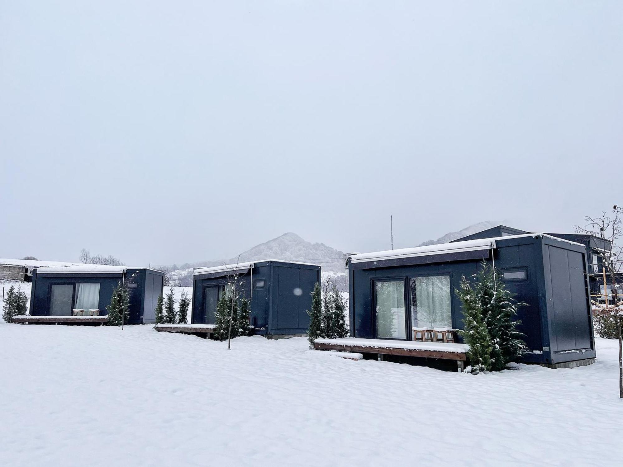 Flandra Glamping Hotel กอร์เบนี ภายนอก รูปภาพ
