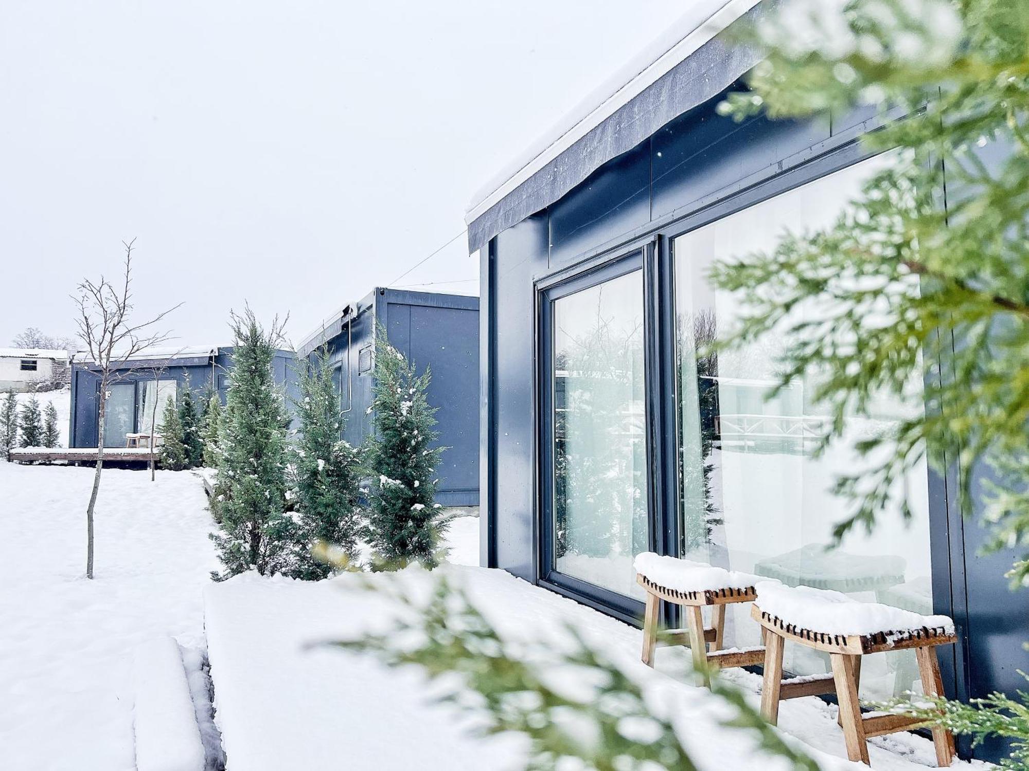 Flandra Glamping Hotel กอร์เบนี ภายนอก รูปภาพ