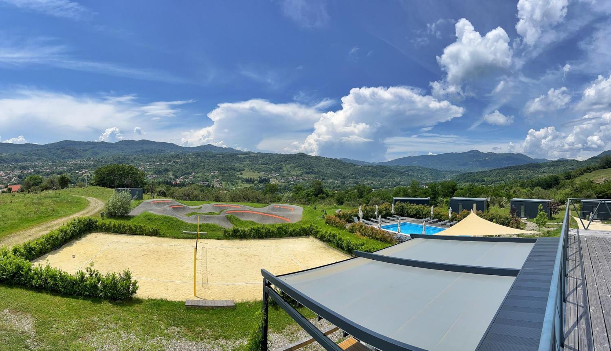 Flandra Glamping Hotel กอร์เบนี ภายนอก รูปภาพ